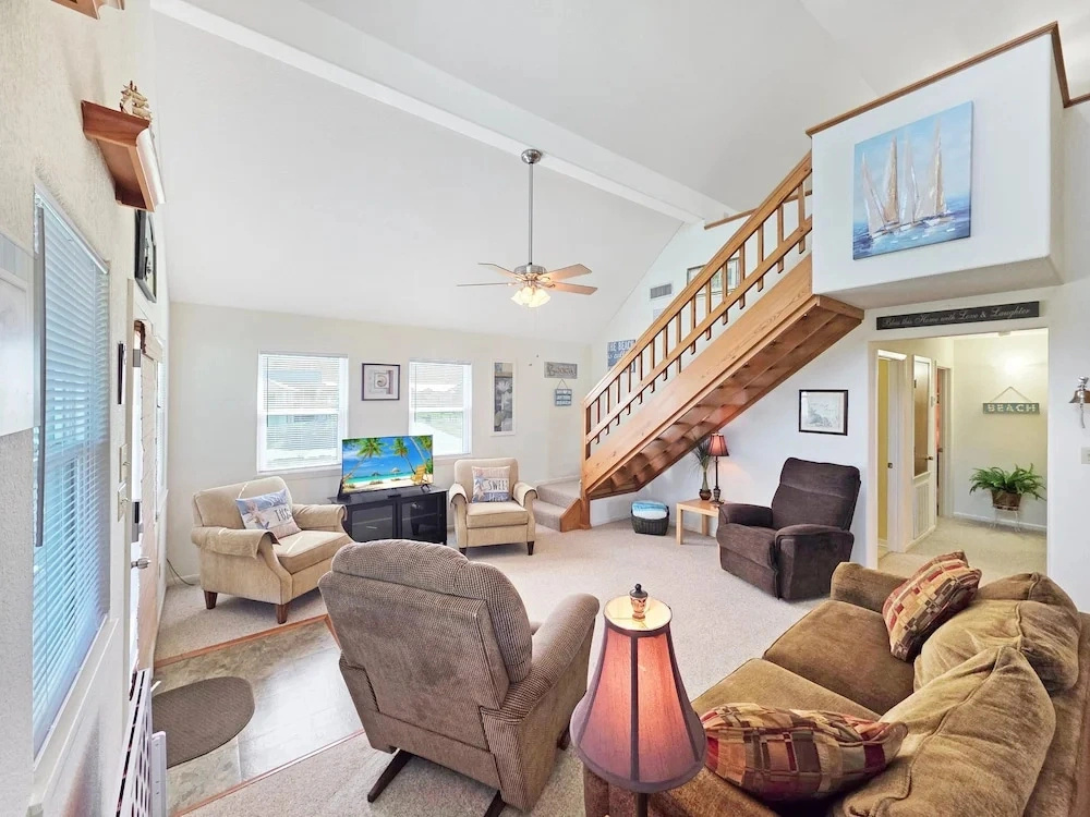 Beachy Keen 3 Bedroom Home