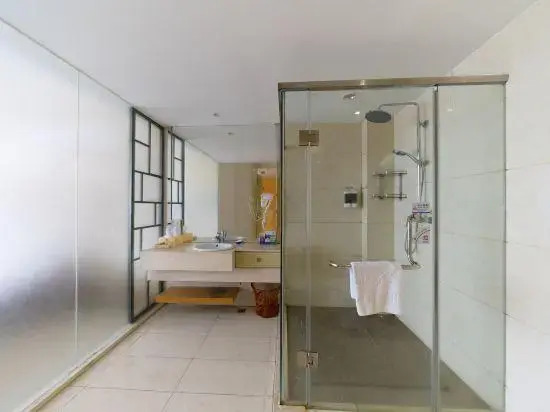 Longzhiquan Spa Business Hotel