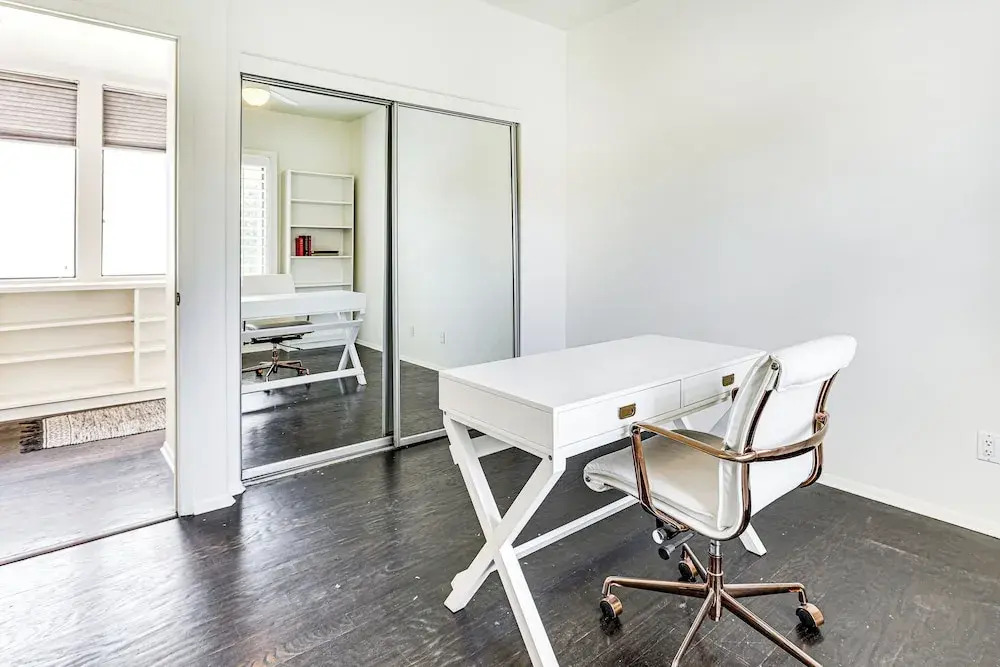 Dog Friendly! Modernist Oasis in North Scottsdale