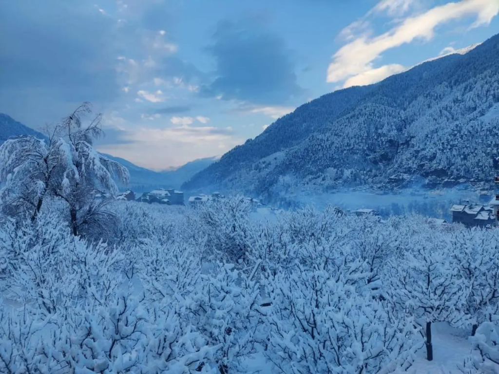La Aero Resort Home in Snow Mountains