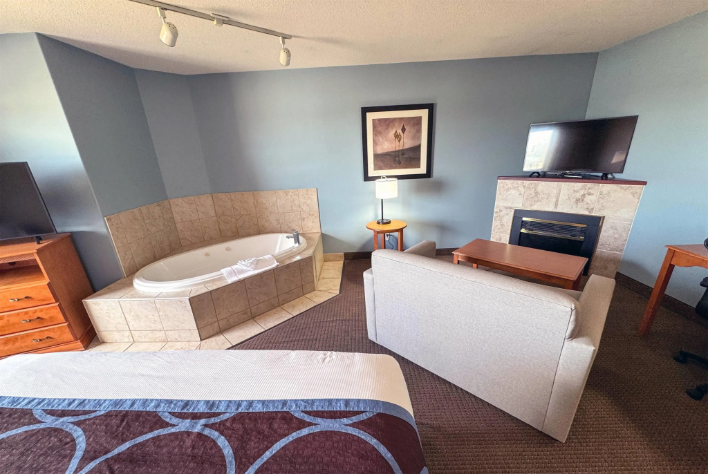 Super 8 by Wyndham Edmonton South