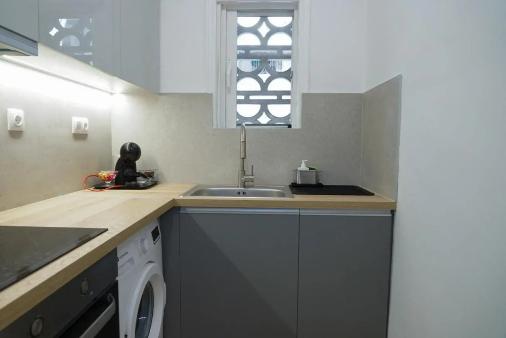 Modern studio apartment very close to city centre