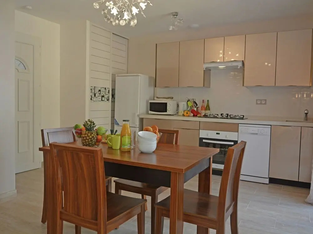 Modern air conditioned villa with pool on the Cote d 'Azur in beautiful surroundings