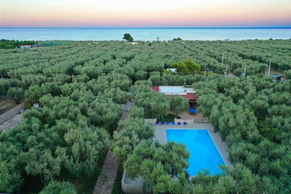 Ferienwohnung ulivo mit Pool und Privatstrand