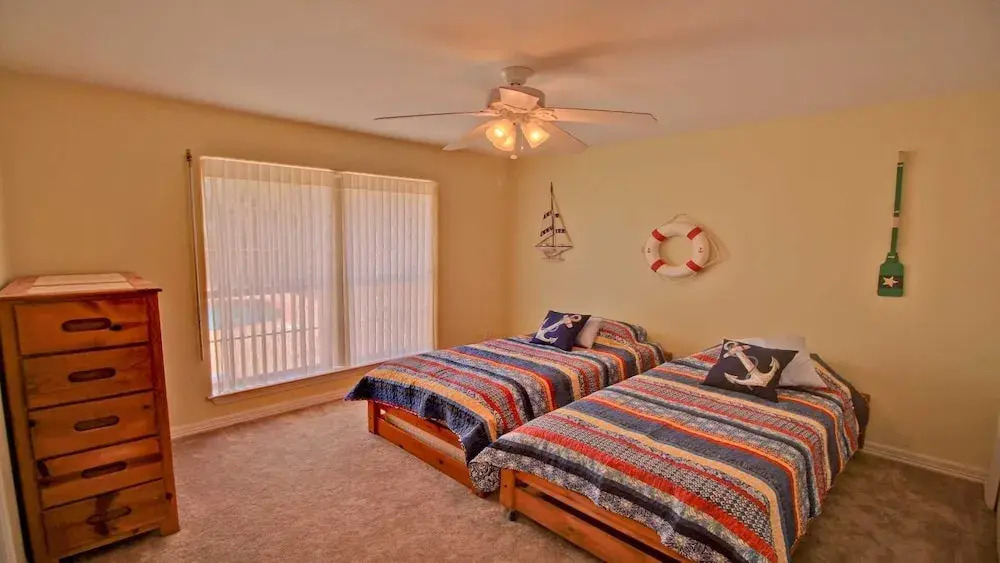 Adventura House 3 Bedroom Home by Redawning