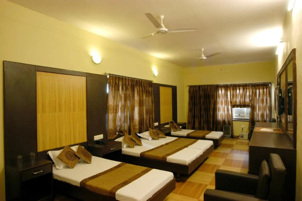 HOTEL VARUNA