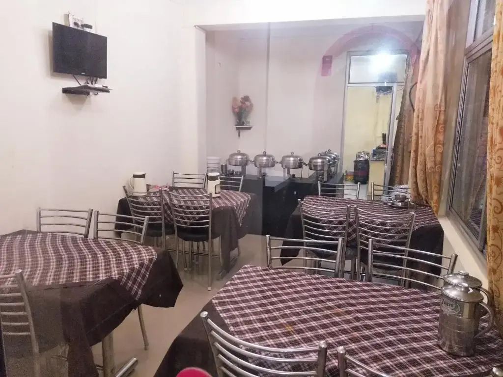 Hotel Anuj Regency