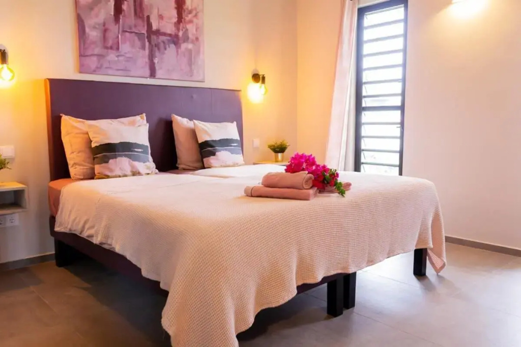 Stylish 3 Bedroom Villa With Ocean Views And Daily Maid Service