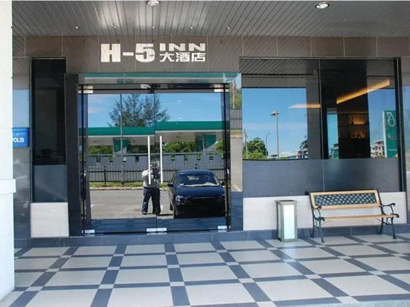 H-5 INN