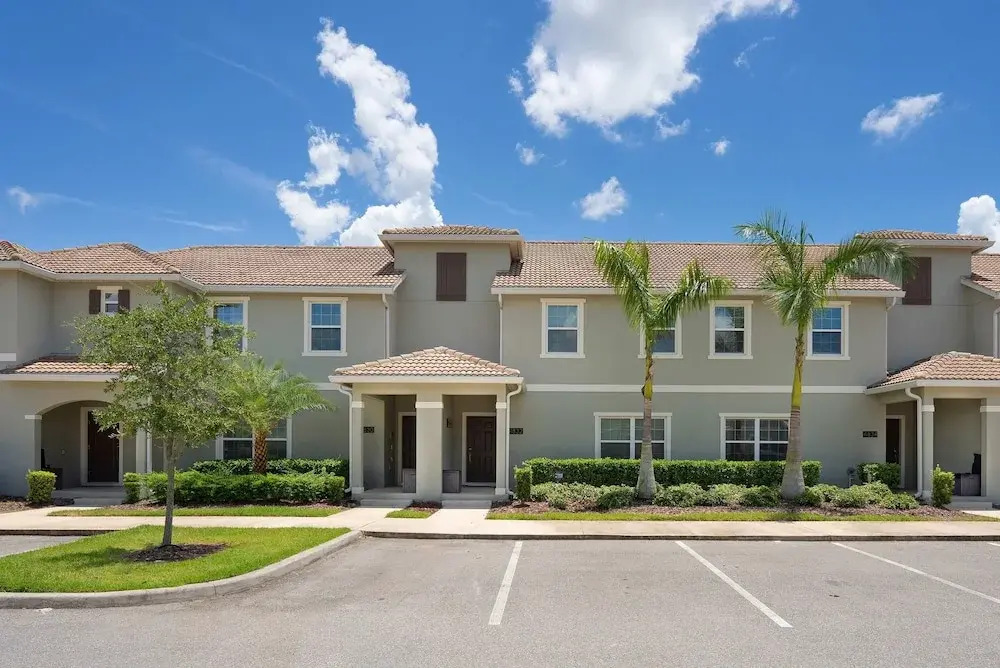 Comfort Stay With Pool Near Attractions