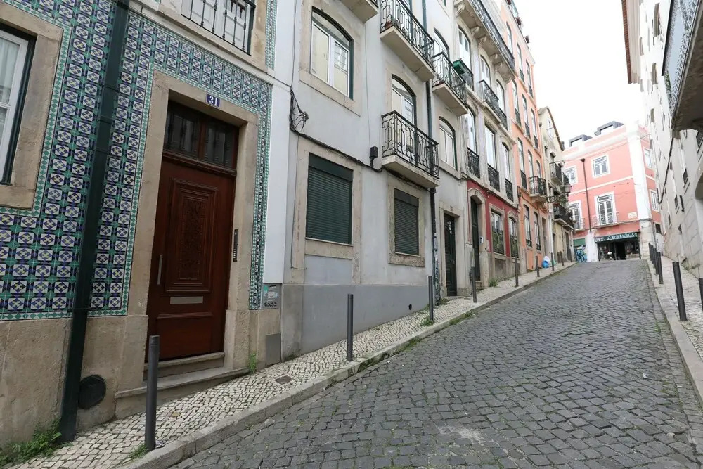 Rustic Flat at Lisbon's Heart