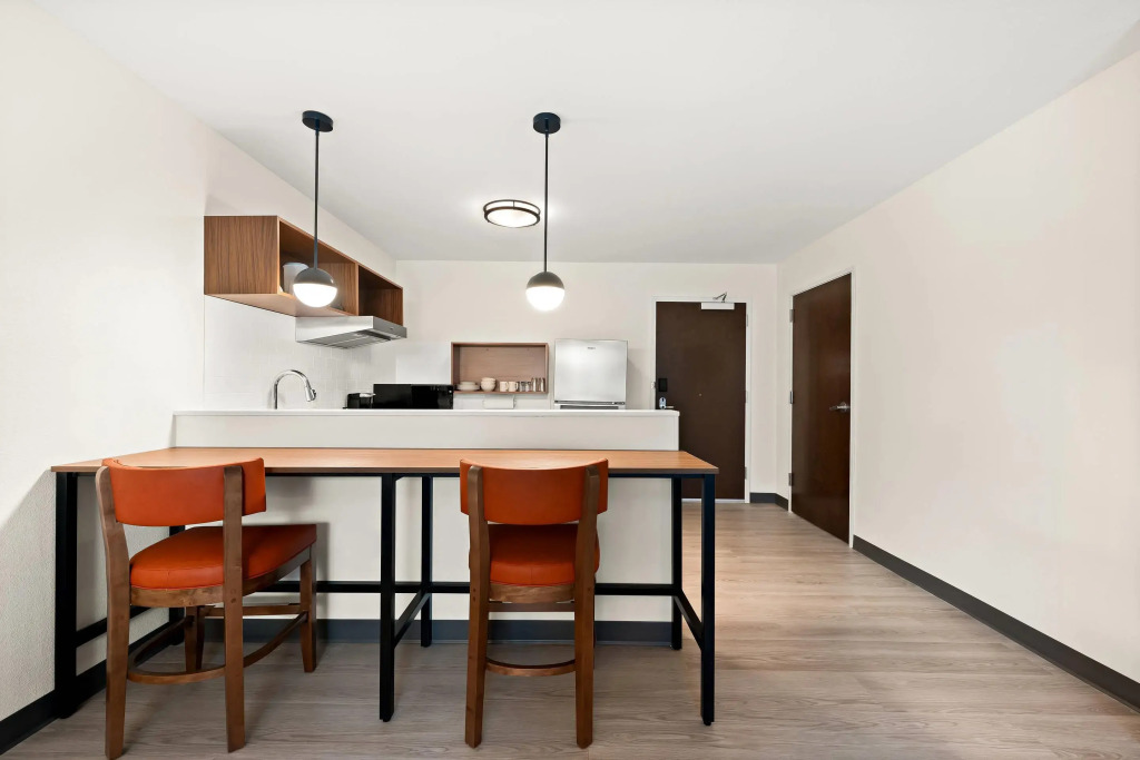 Everhome Suites Huntsville - Research Park