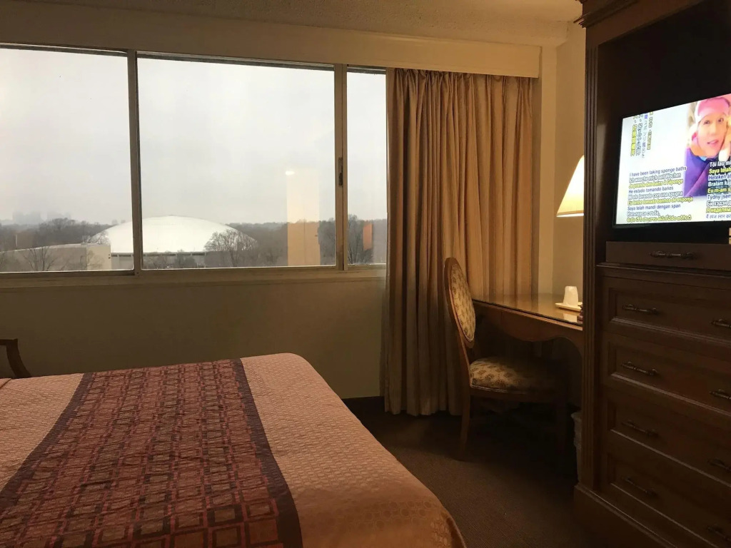 Golden Green Hotel