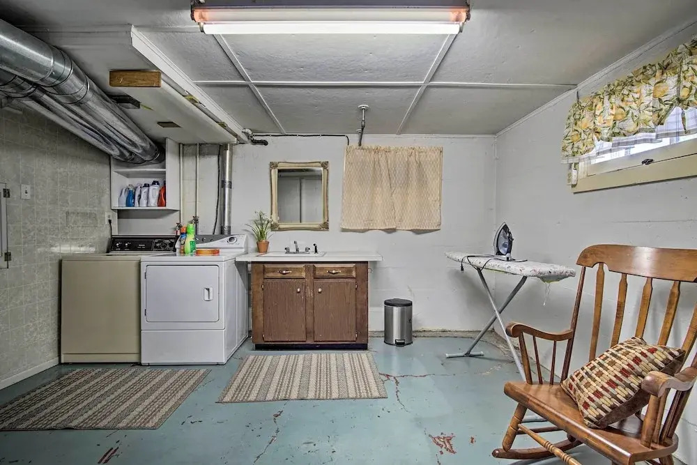 Cute Emporia House - Mins to Downtown & Esu!