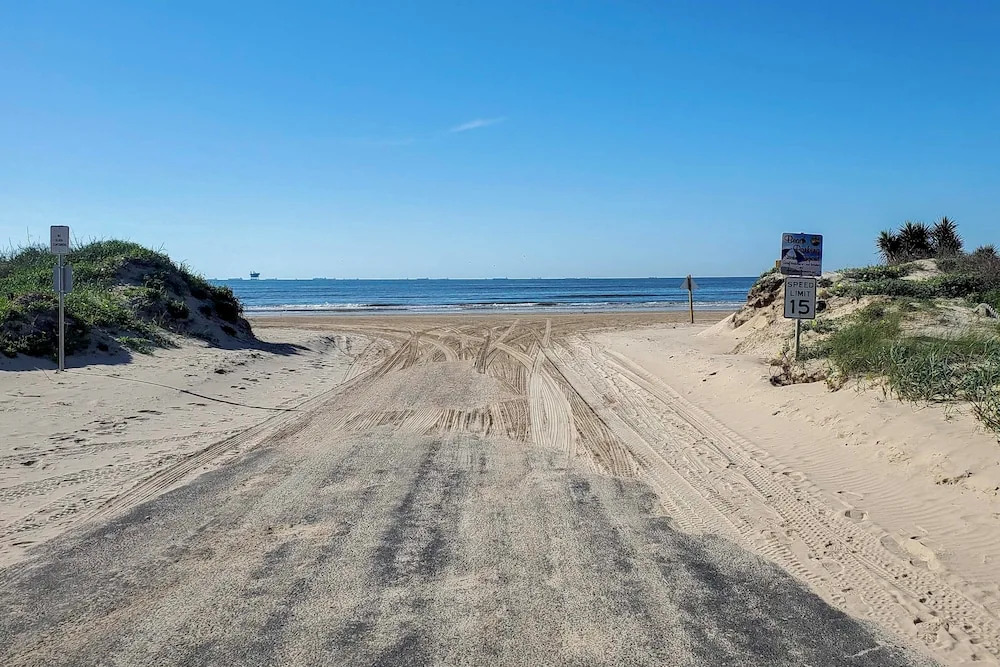Walk to Sand! Home w/ Wide-open Ocean Views + Bar
