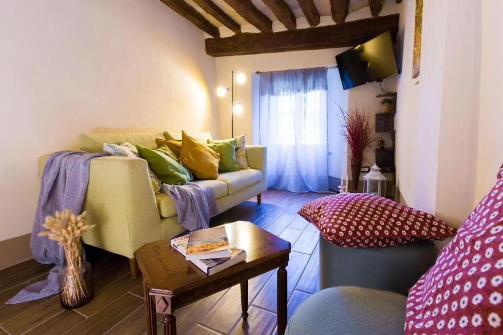 Mainardi 16 Central Charming - Parking Included