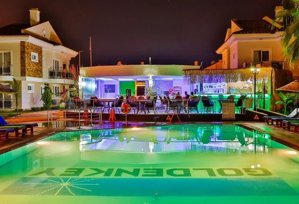 Golden Life Blue Green Residence