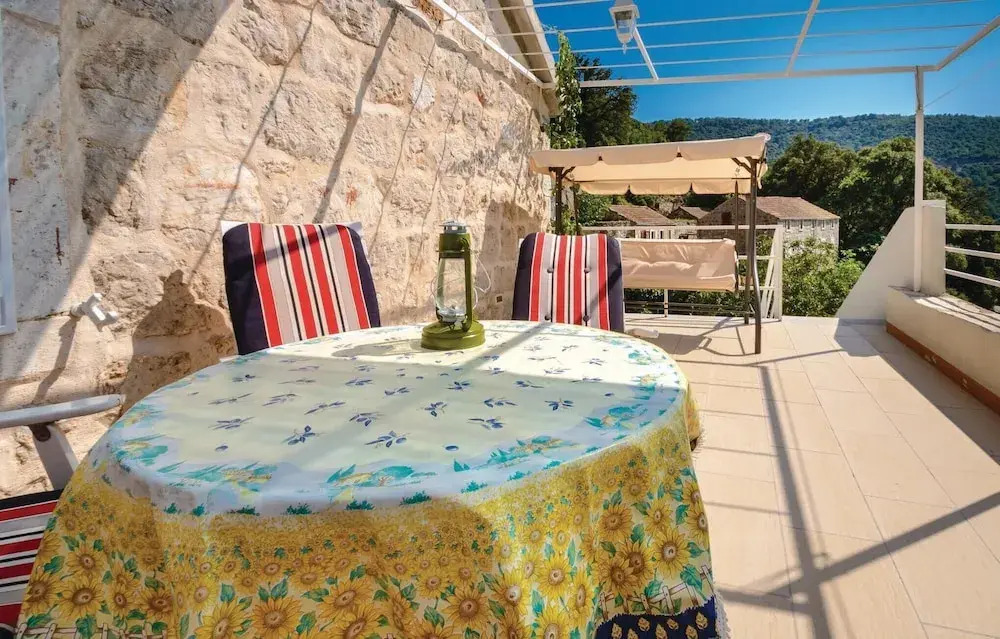 Beautiful Home in Blato With Wifi and 2 Bedrooms