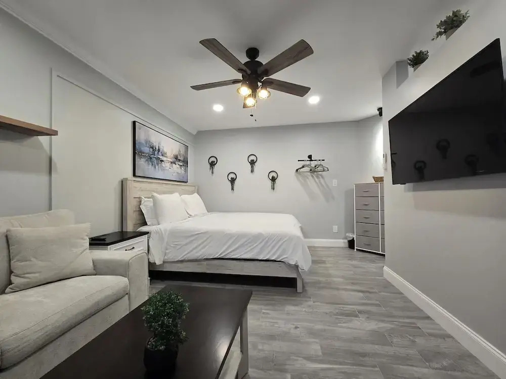 Sunny Palms Inn