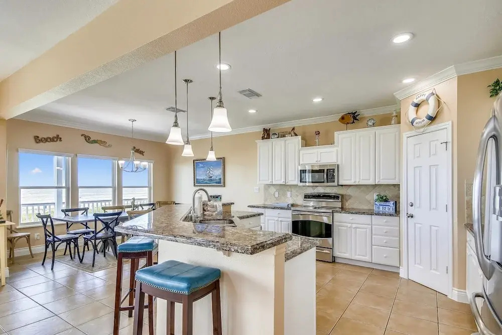 Beachfront Melody 4 Bedroom Home