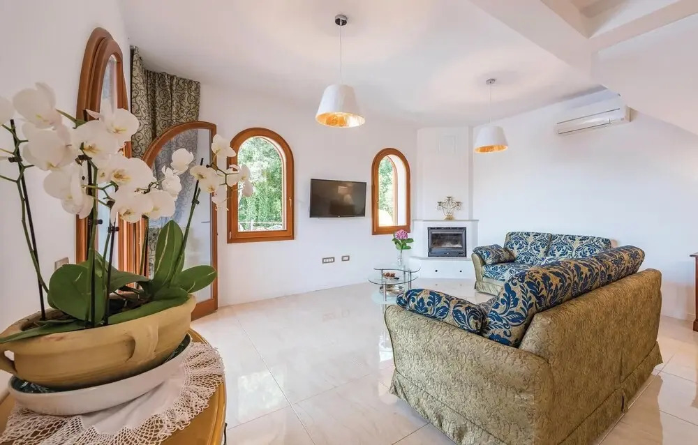 Stunning Home in Vabriga With Wifi and 3 Bedrooms