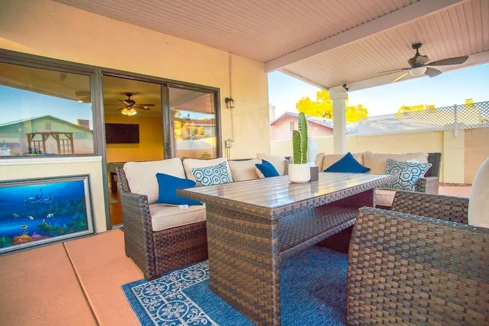 Palm Tree Paradise Luxurious 4 Bd Sleeps 16!