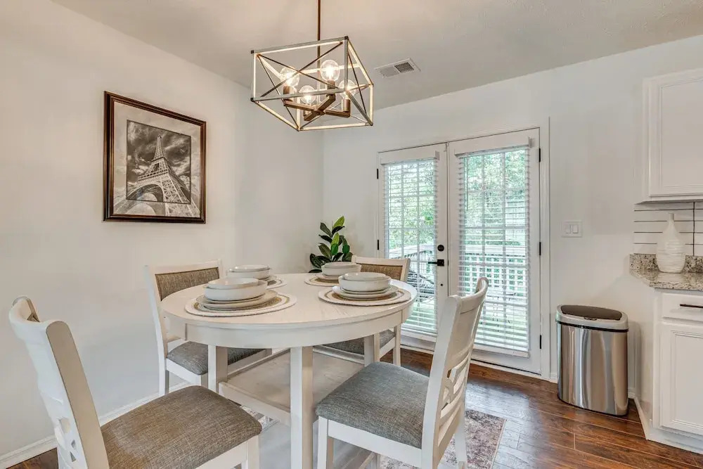 7 Mi to Dtwn Atl: Upscale Family Home w/ Balcony