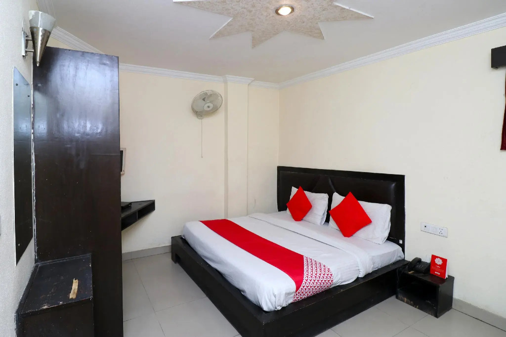 OYO 27812 Hotel Shobha Residency
