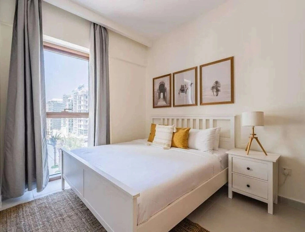 Dubai Creek Gem, Stylish Condo With Two Balconies