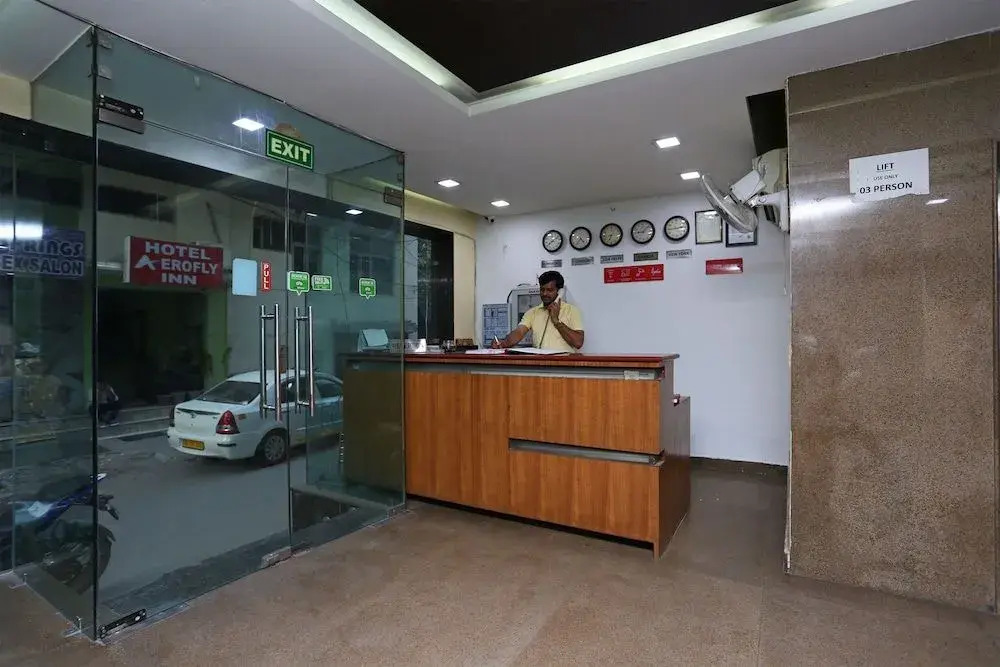 Oyo 15096 Hotel Daya Continental