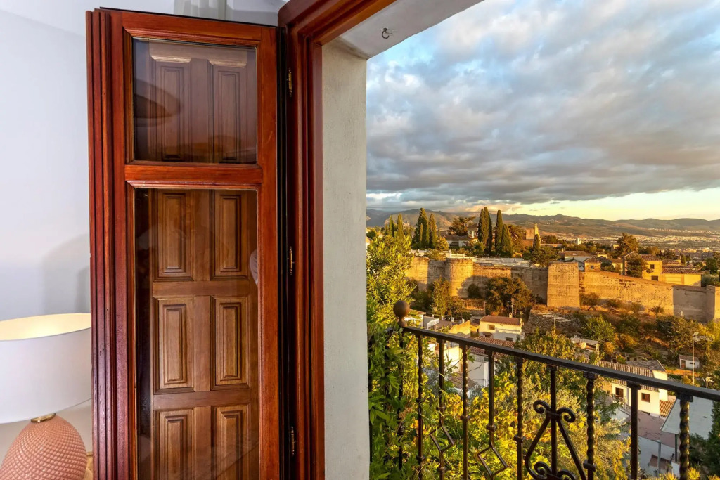 Amazing 1-Bedroom House in the Albaicin. Mirador de San Cristobal
