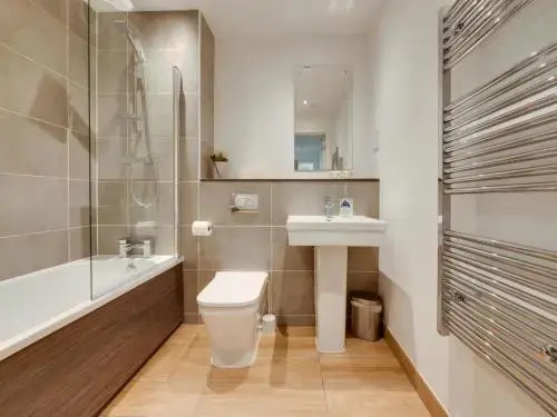 Pass the Keys Modern 2 Bedroom Apartment Manchester Media City