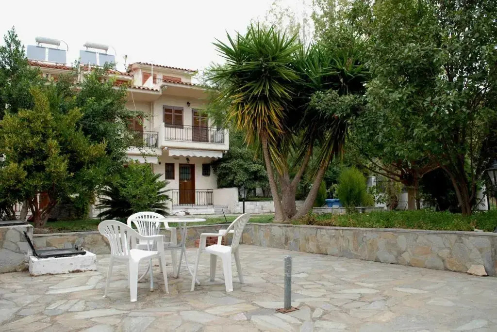 Stathopoulos Apartments