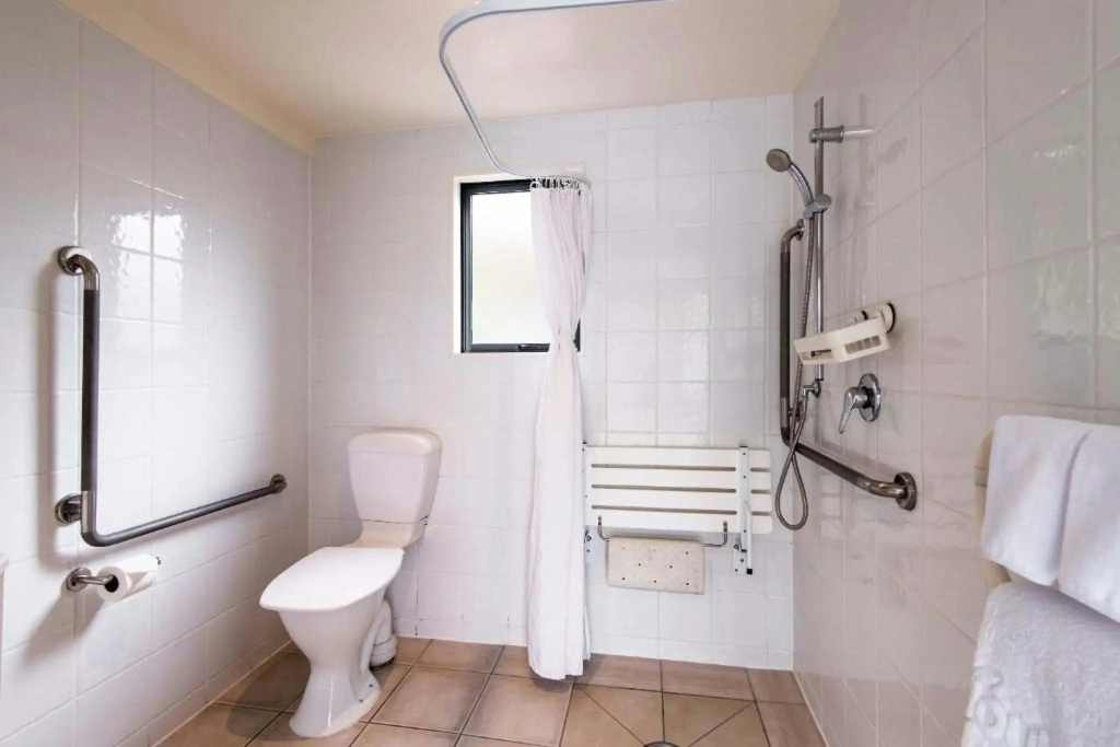 298 Westside Motor Lodge