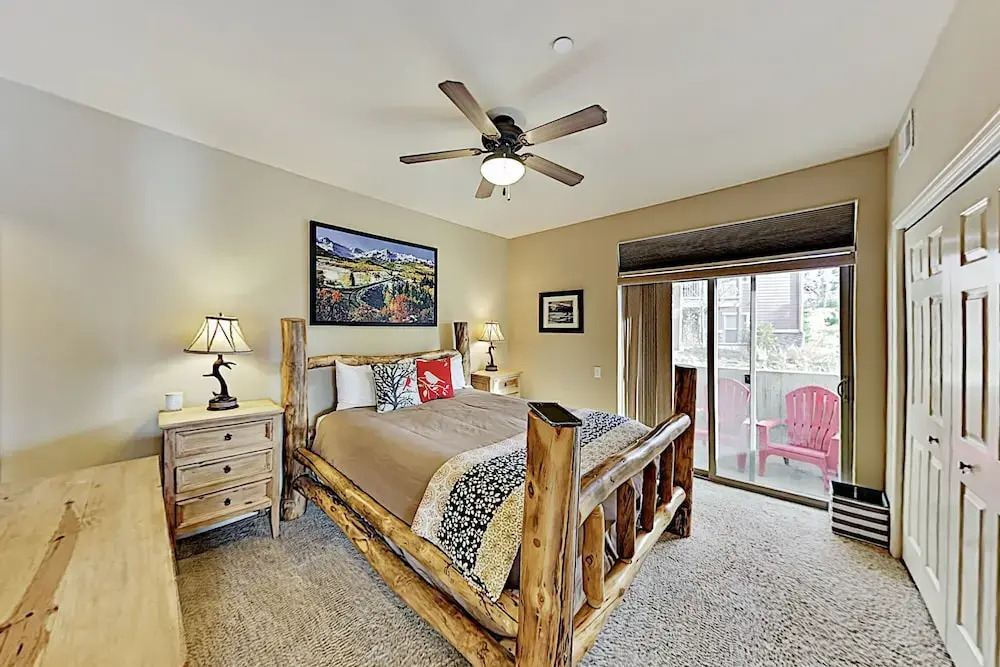 New Listing! Stylish W/ Garage & Hot Tubs 3 Bedroom Condo