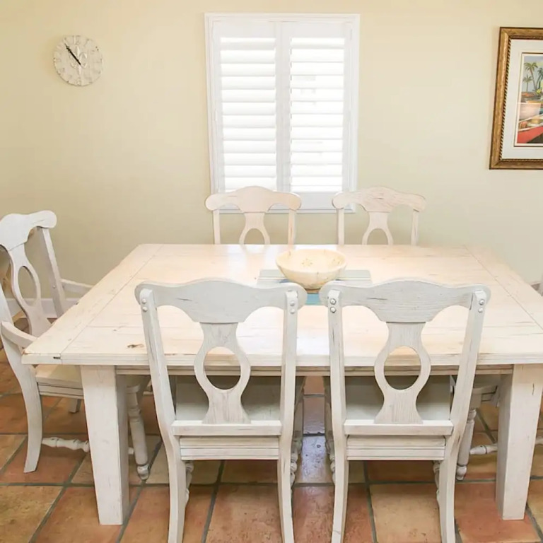 Oceanfront Serenity at Stylish Sea Haven 212
