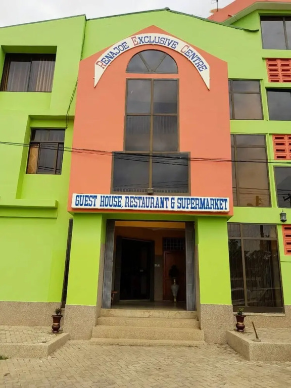 Renajoe Exclusive Guesthouse Tema Community 9