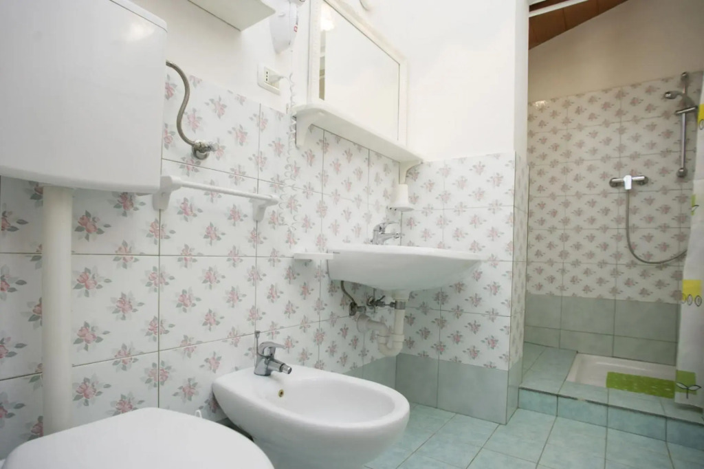 Apartment two-room number 6 on the seafront of Morcone-MORCONE BILO N° 6