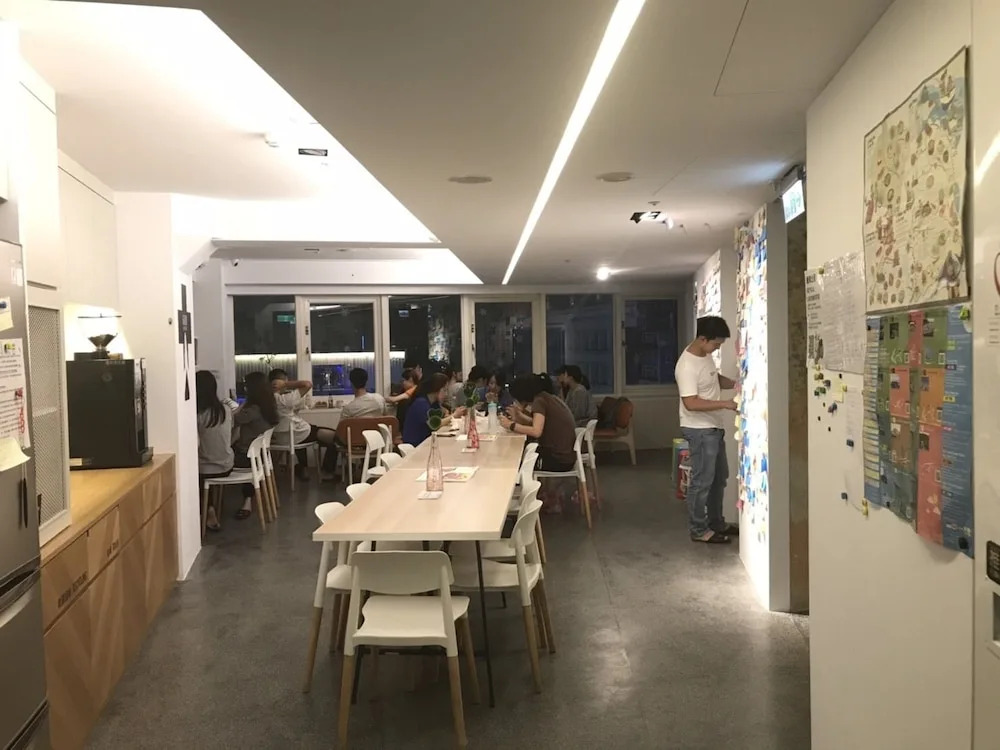 Dongqu Light Inn