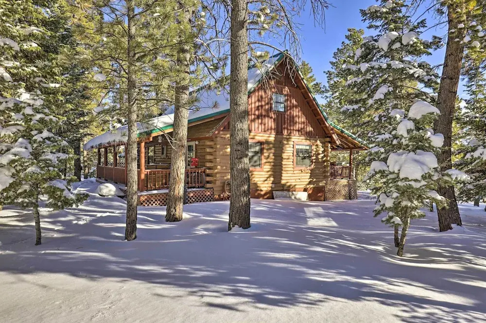 Rustic Duck Creek Village Cabin w/ Fire Pit