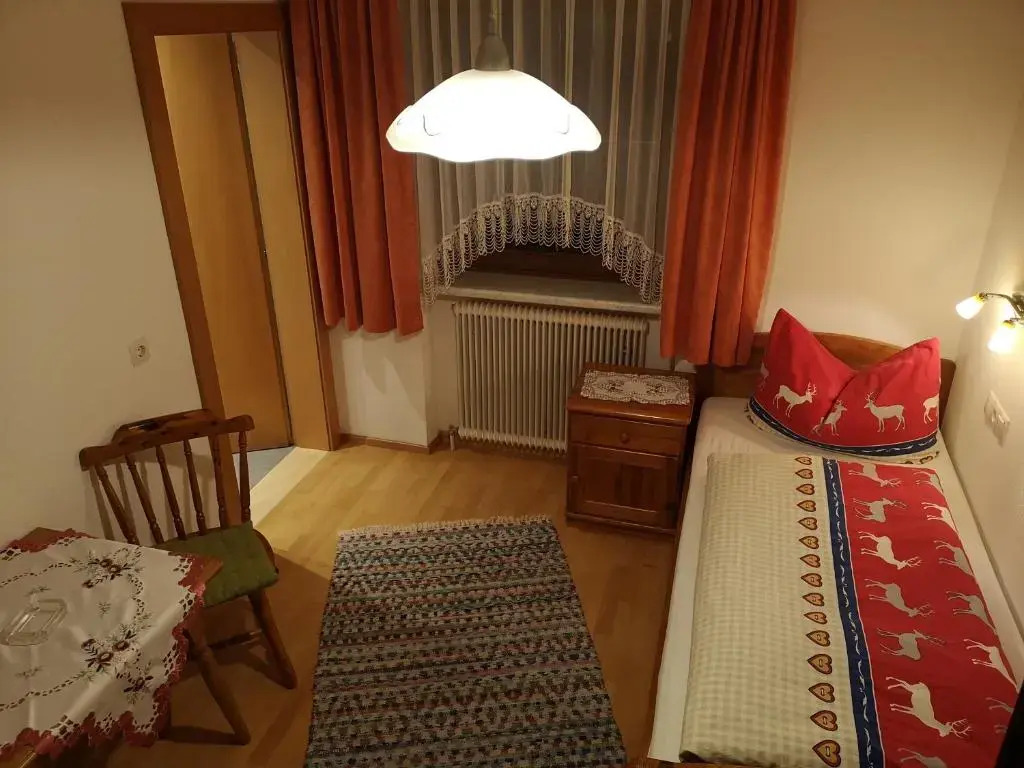 Gästehaus Luxner Zimmer ÜF