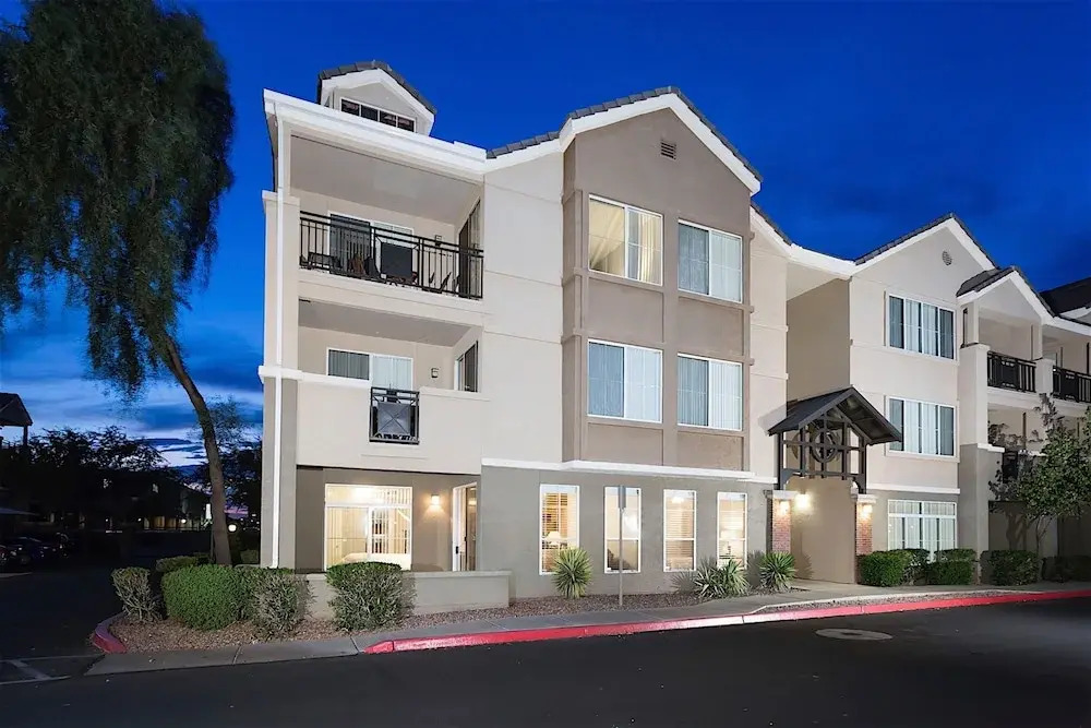 Wonderland 2 BR by Casago