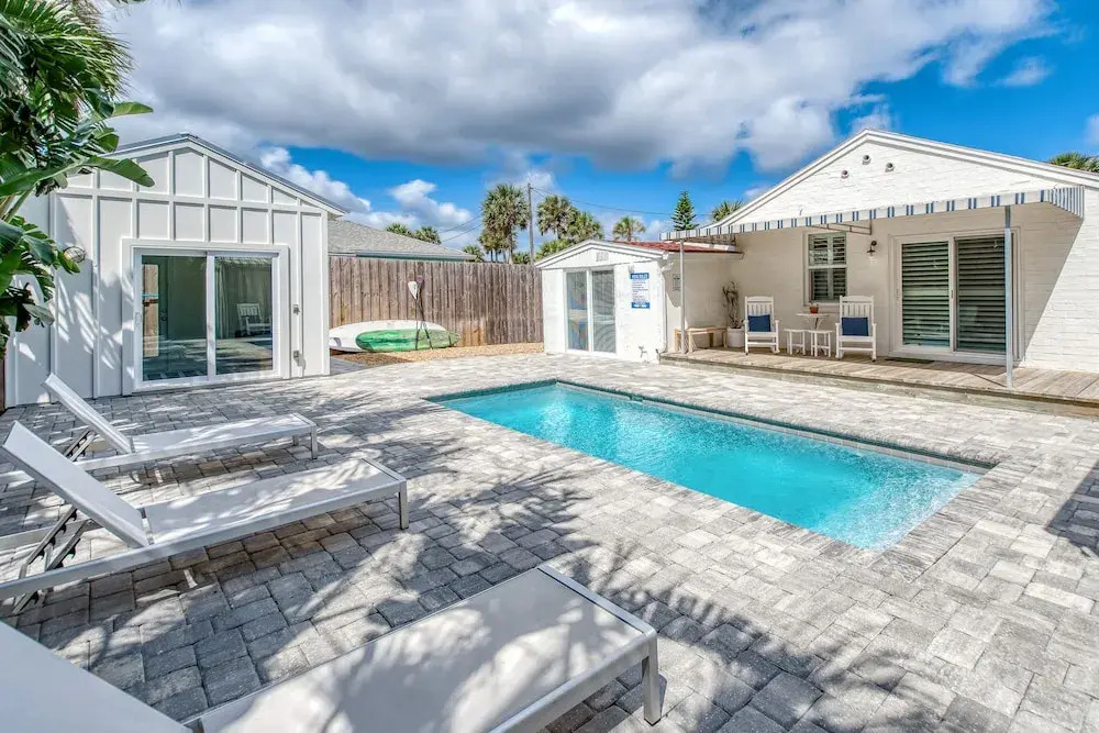 Bright 1940s Beach Cottage With Cabana Plus Private Pool