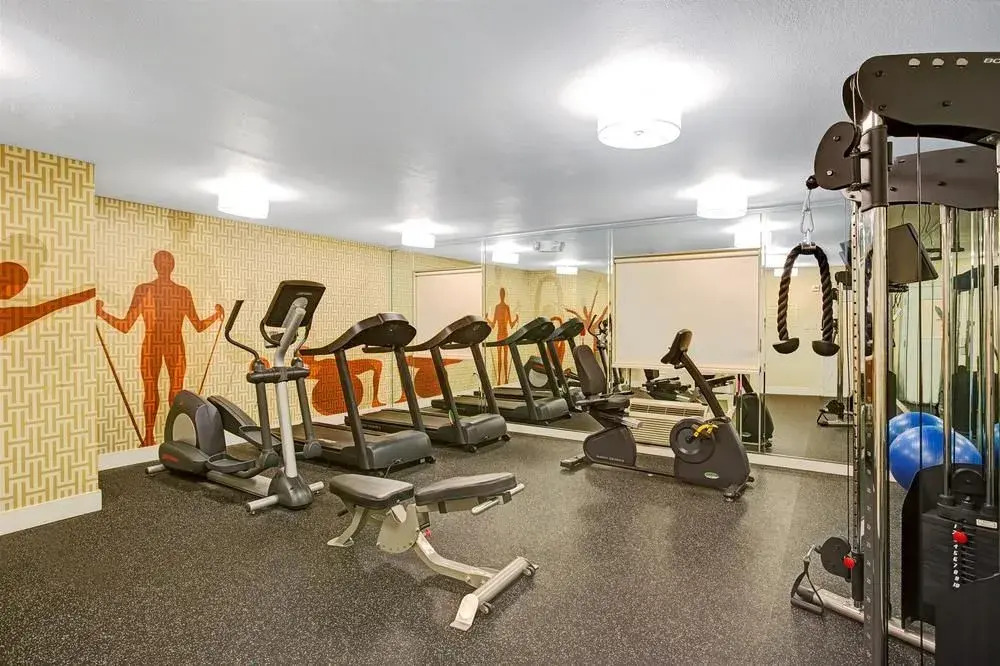 Hawthorn Suites by Wyndham Greensboro