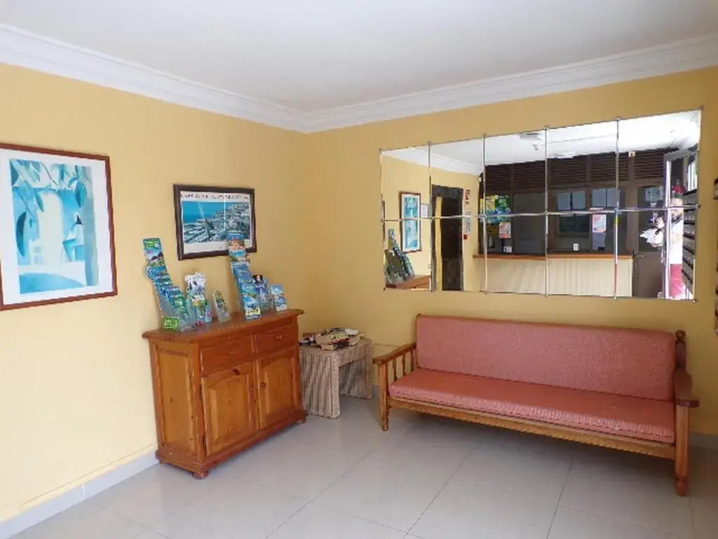 Apartamentos Los Juncos II