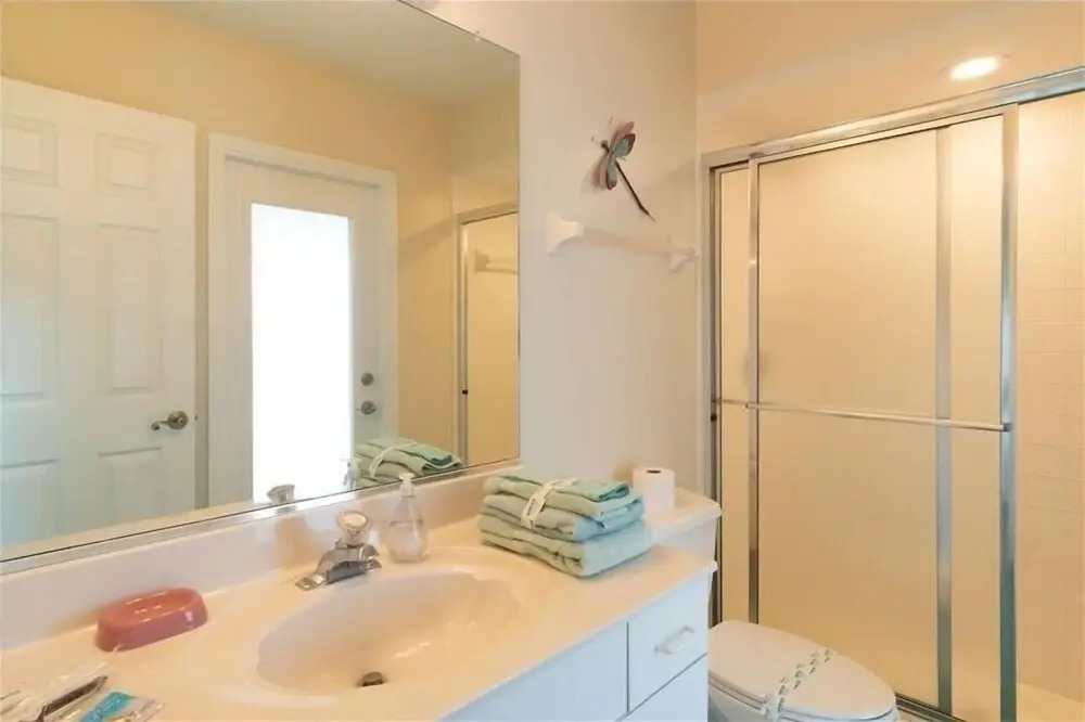 435 - 435 Court 3 Bedroom Home by Redawning