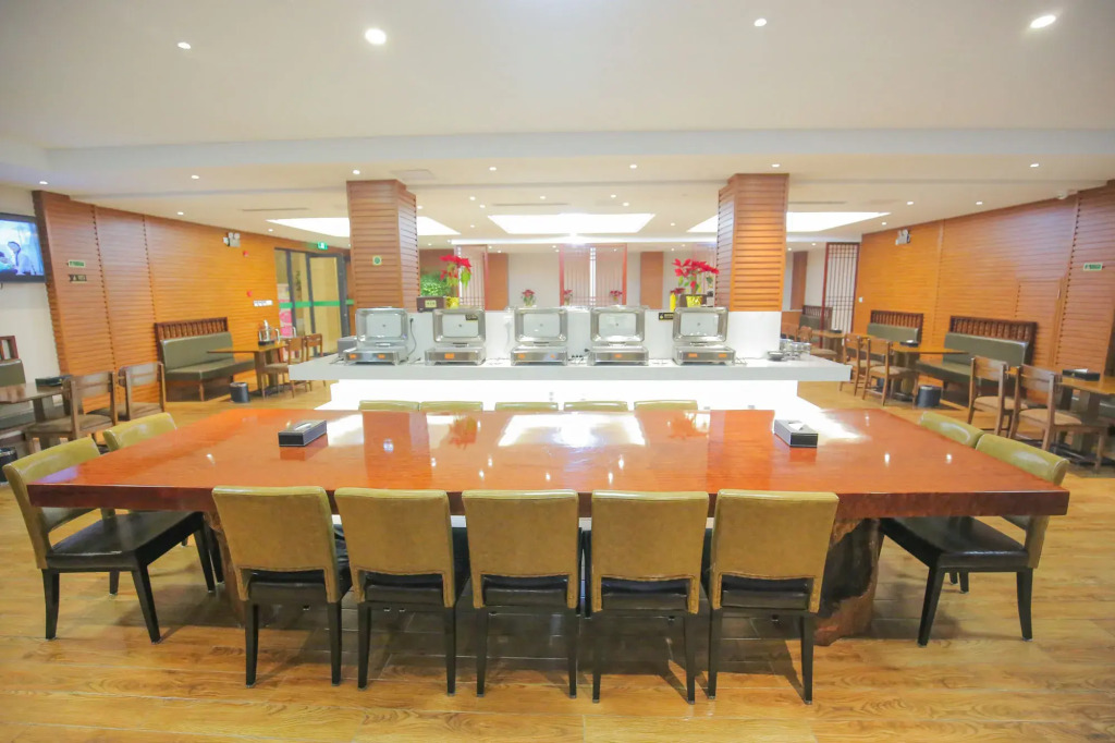 New Knight Royal Hotel Airport and International Resort