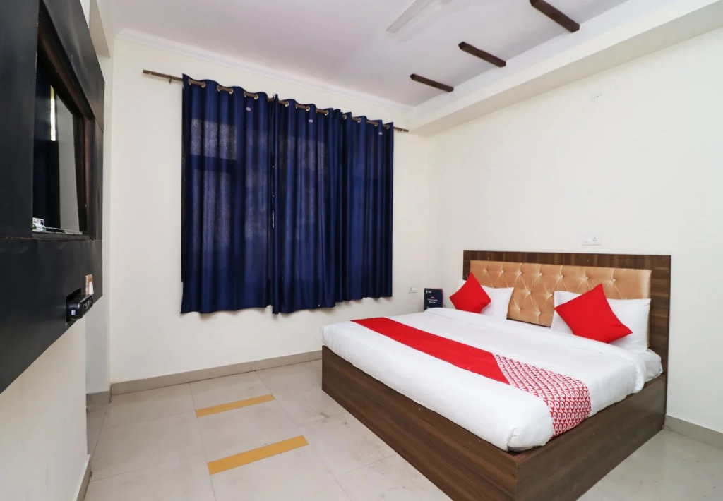 Hotel 9 Palm by OYO Rooms