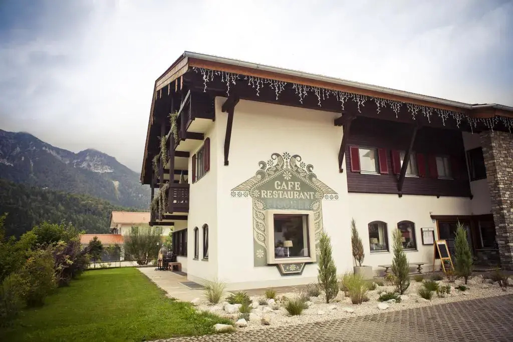 Alpinhotel INzeller