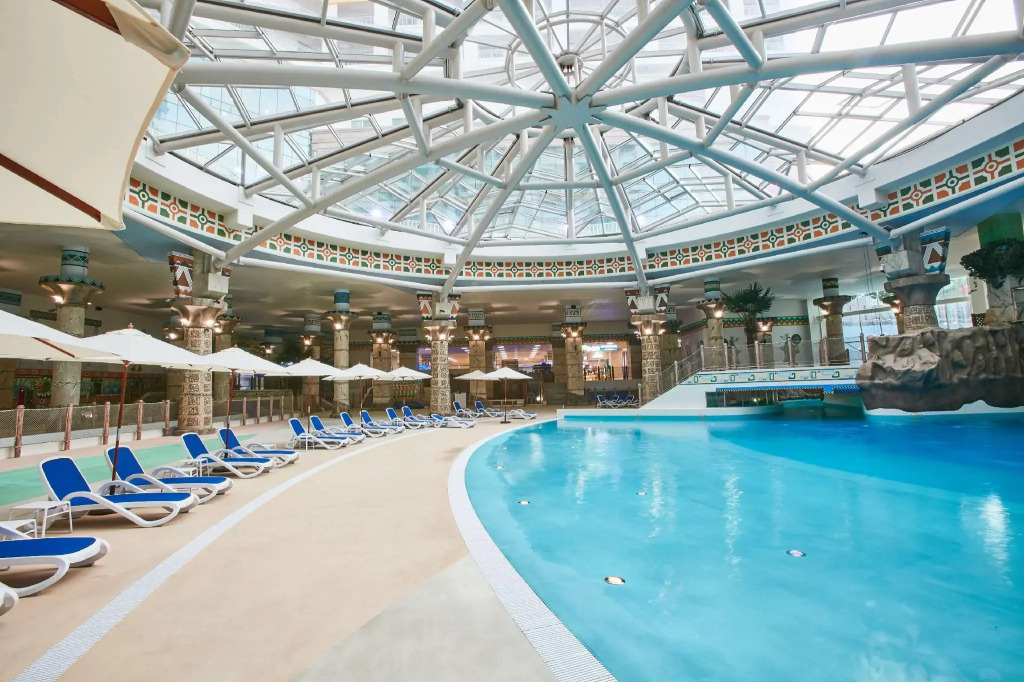 Island Castle Hotel & Waterpark